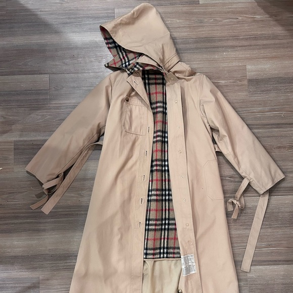 Vintage Trenchcoat size 11/12 lined. - Picture 1 of 10